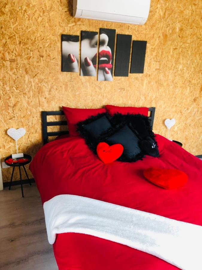 Mini Love Room Jacuzzi Privatif Urimenil Eksteriør bilde