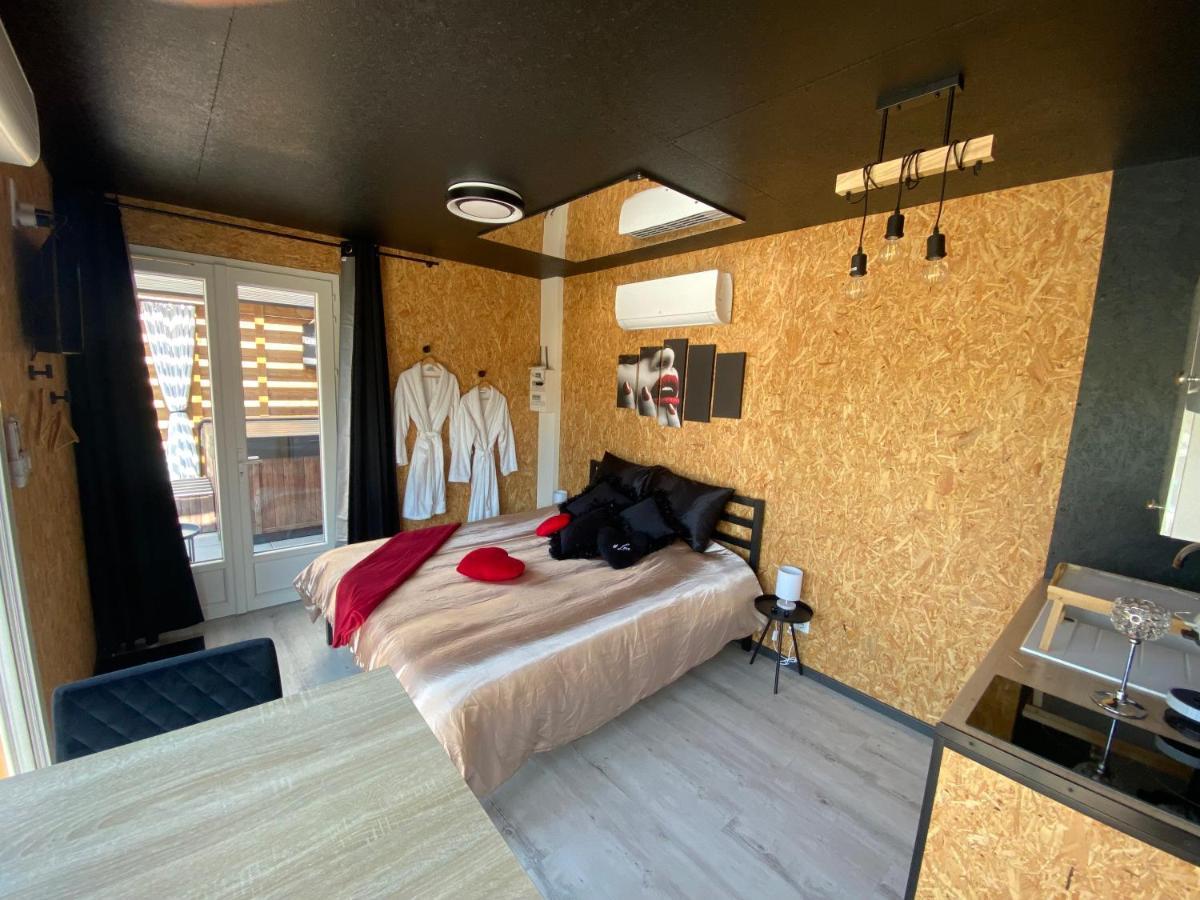 Mini Love Room Jacuzzi Privatif Urimenil Eksteriør bilde