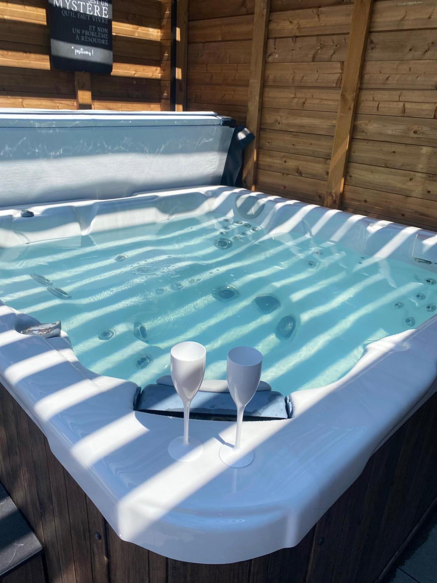 Mini Love Room Jacuzzi Privatif Urimenil Eksteriør bilde